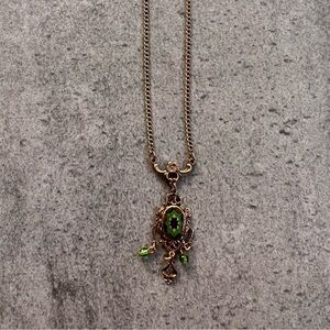 Vintage Gold/Green Bead/Ornate Design Necklace